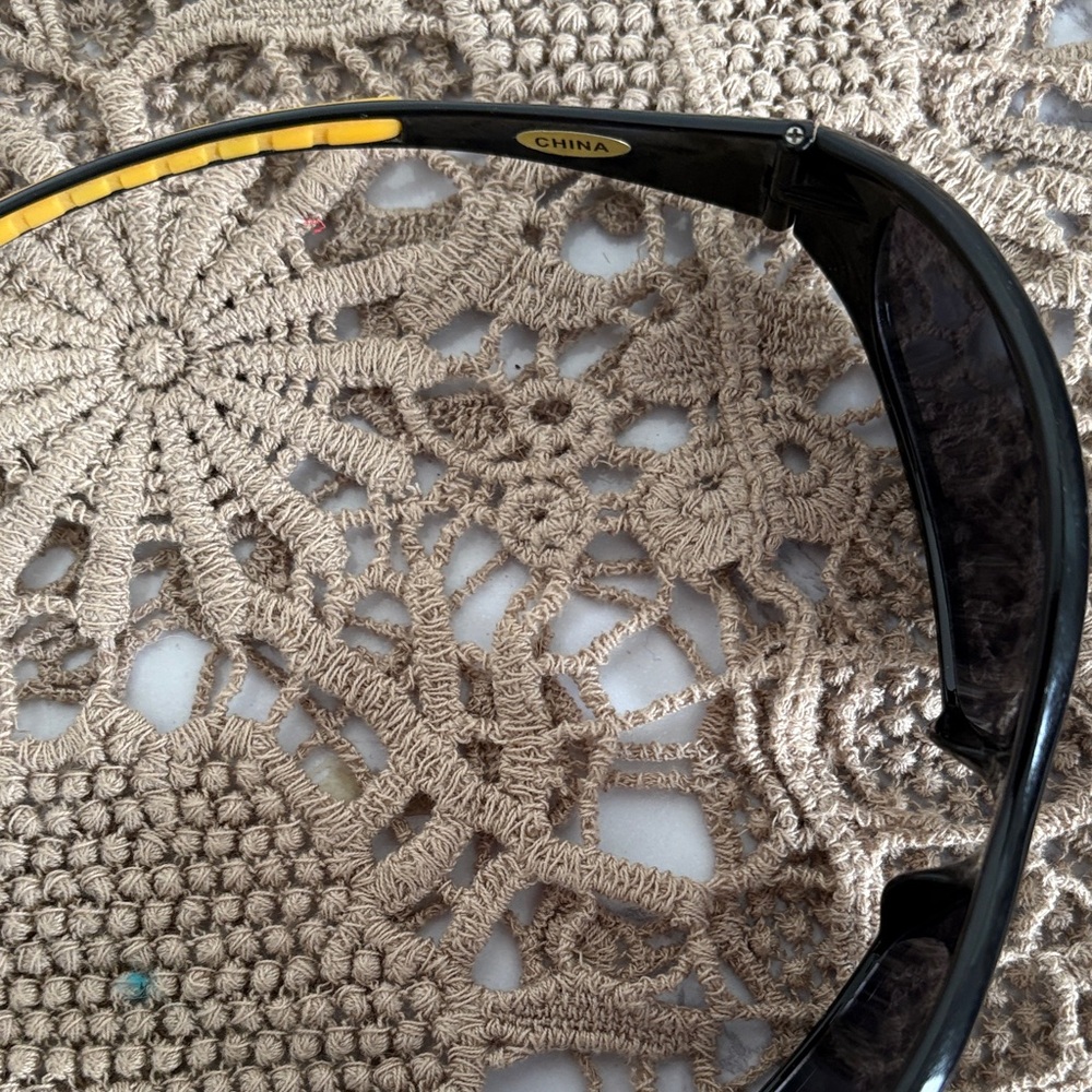 Vintage new Pittsburgh Steeler wraparound Sunglasses - Picture 4 of 4